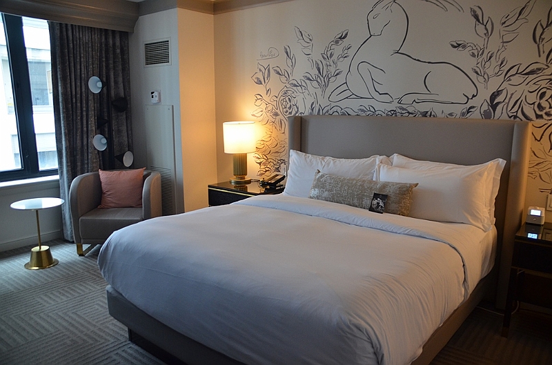 003_USA_Chicago_The Gwen_Hotel.JPG